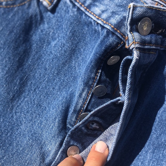 501 distress Levi’s. 🔥 - Picture 3 of 17